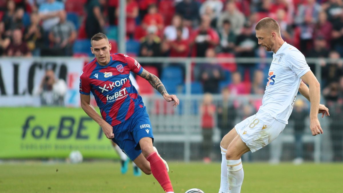 WP SportoweFakty / Tomasz Kudala / Na zdjęciu: Sebastian Musiolik (z lewej) i Bartosz Salamon