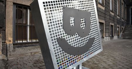 Bytom. Wrzuć nakrętkę na ulicy. Pojemniki na wagę złota i zdrowia