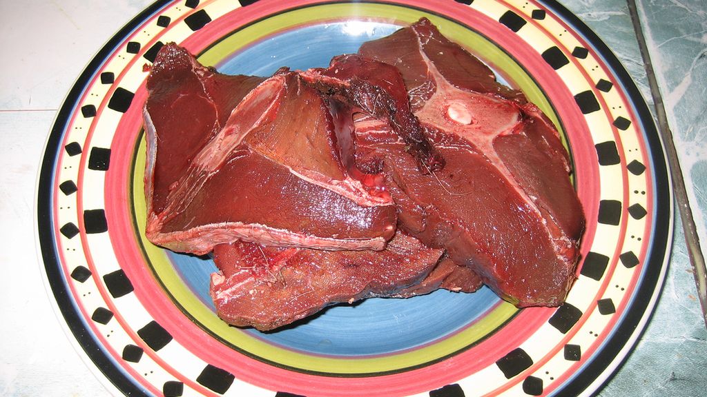 Surowe mięso karibu