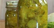 Kroję w plastry i robię żółtą marynatę. Najlepsze ogórki na zimę do kanapek