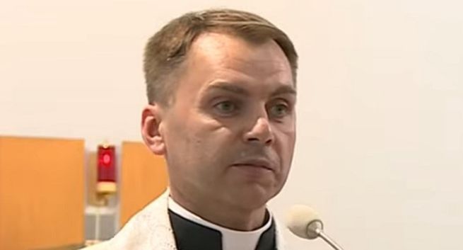 Arcybiskup reaguje na obsceniczne wiadomości rzecznika kurii, zakazuje mu posług duszpasterskich