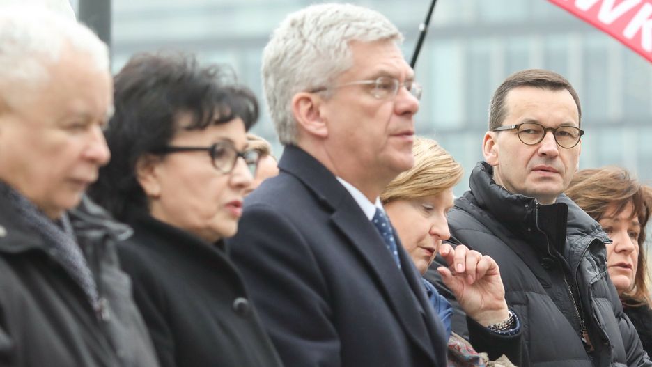Stanisław Karczewski w towarzystwie Jarosława Kaczyńskiego, Elżbiety Witek i Mateusza Morawieckiego.