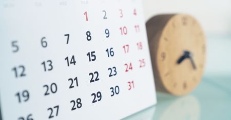 Dni wolne od pracy 2023. Kiedy wziąć urlop, by mieć długi weekend?