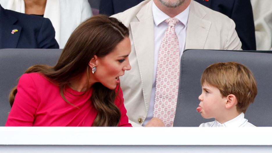 Księżna Kate z niesfornym Louisem