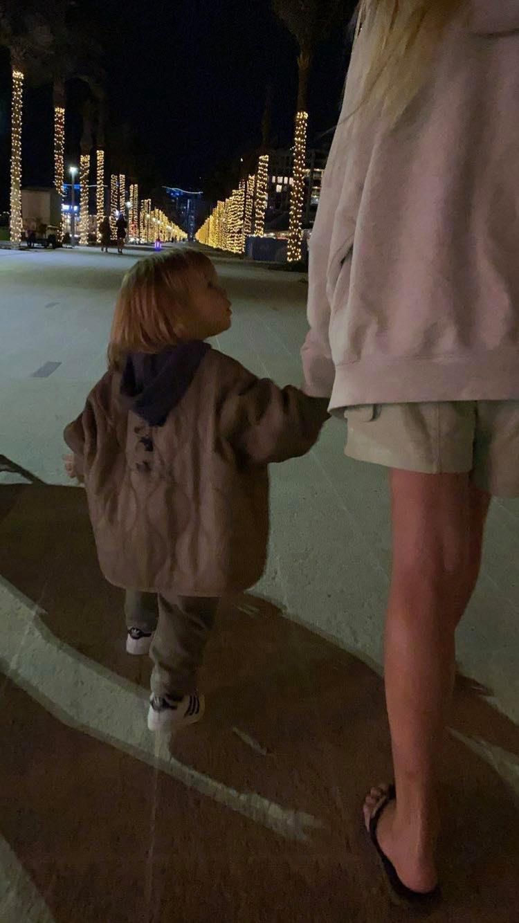 Sara Boruc i Artur Boruc z Noah i córkami na wakacjach w Dubaju