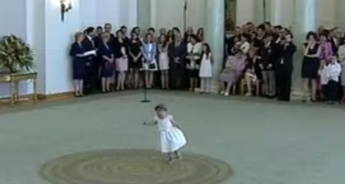 Mała dziewczynka "skradła" uroczystość w Pałacu Prezydenckim