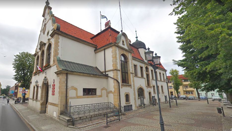 Koronawirus w Polsce. COVID-19 wśród urzędników. Burmistrz Twardogóry zakażony