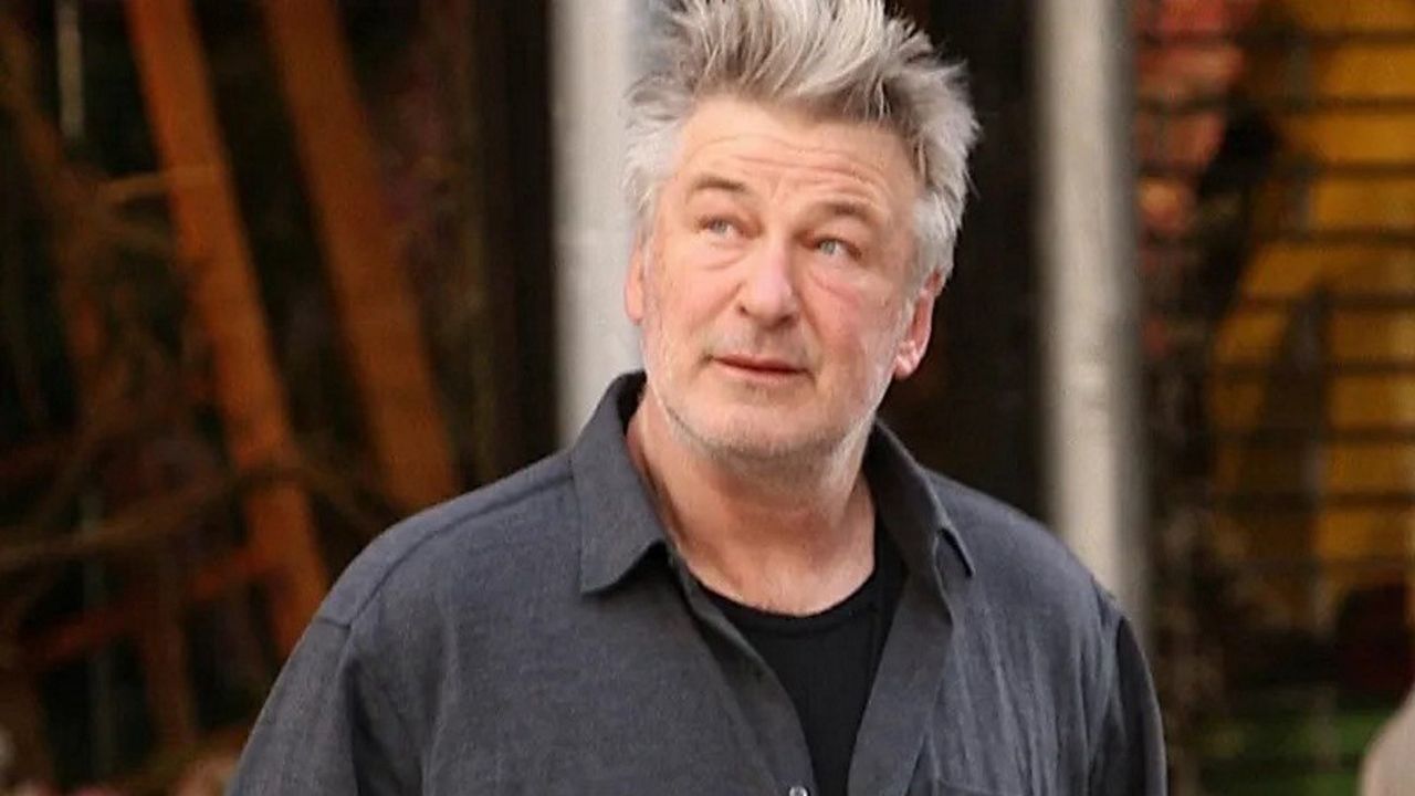 Alec Baldwin oskarżony. Gwiazdor trafi do więzienia?