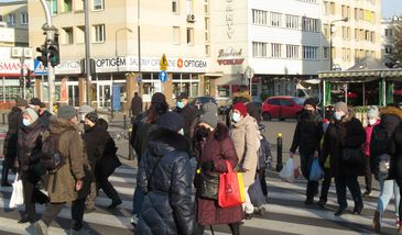 Nie muszą nosić maseczek. Ekspert nie ukrywa: to rozporządzenie to błąd