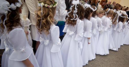 Nowa komunijna moda. W kościele to nie do pomyślenia