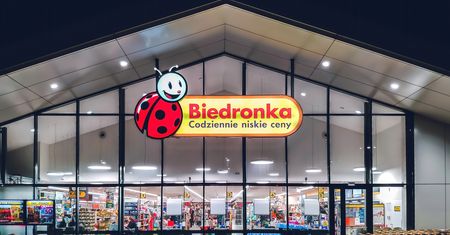 Nocny koszyk Biedronki. Oto co klienci kupują po 22:00
