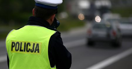 Mazowsze. Policjanci grupy SPEED ujawnili ponad 900 wykroczeń. Posypały się mandaty