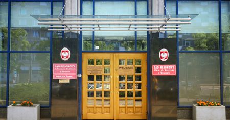 Był dyrektorem IMGW. Teraz częściej spędza czas w sądzie