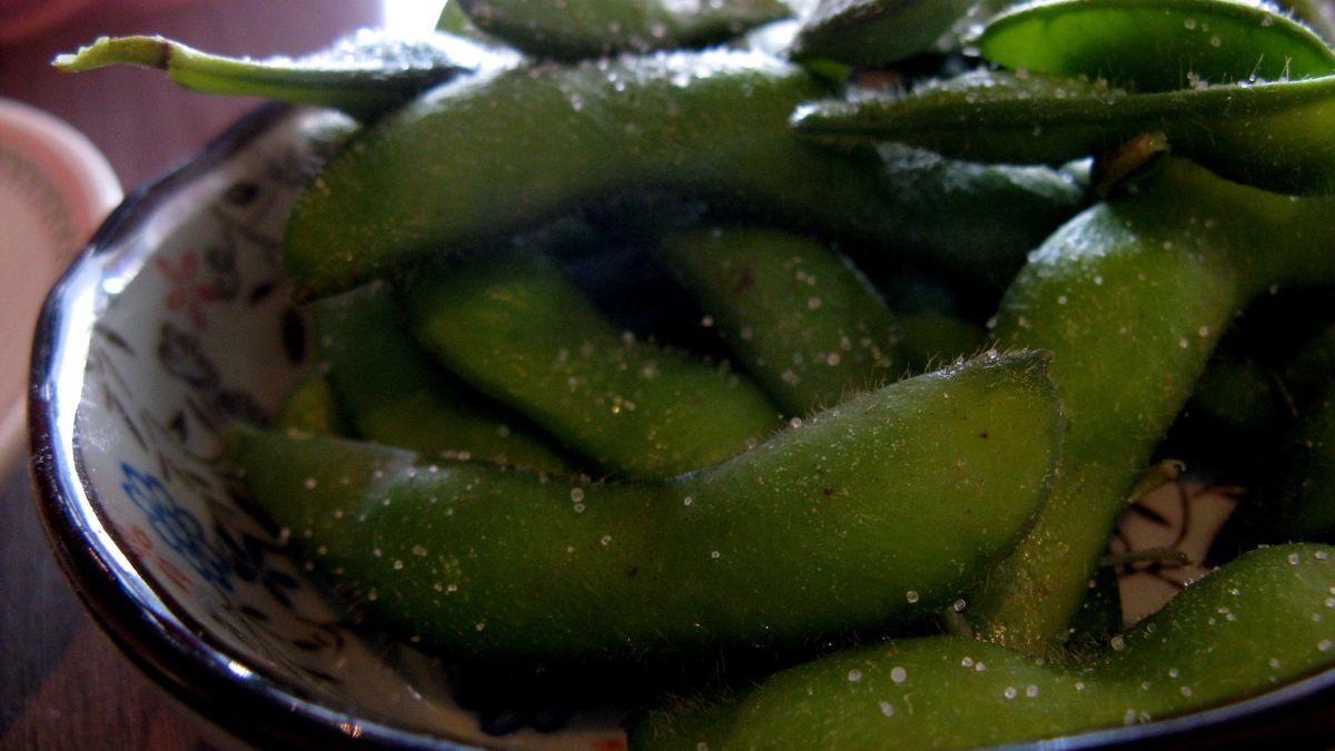 Plate of edamame
Plate of edamame at Japanese restaurant, Singapore.
Spon