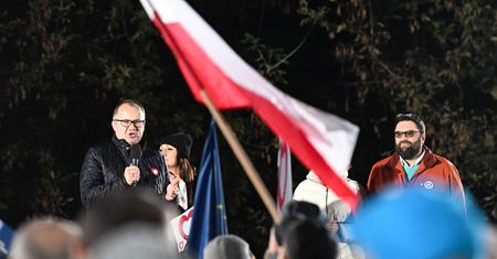 Debata w TVP. Tłumy przed budynkiem