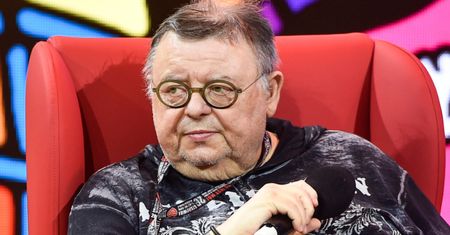 Ma sporo młodszą żonę. Mało kto wie, z kim się związał
