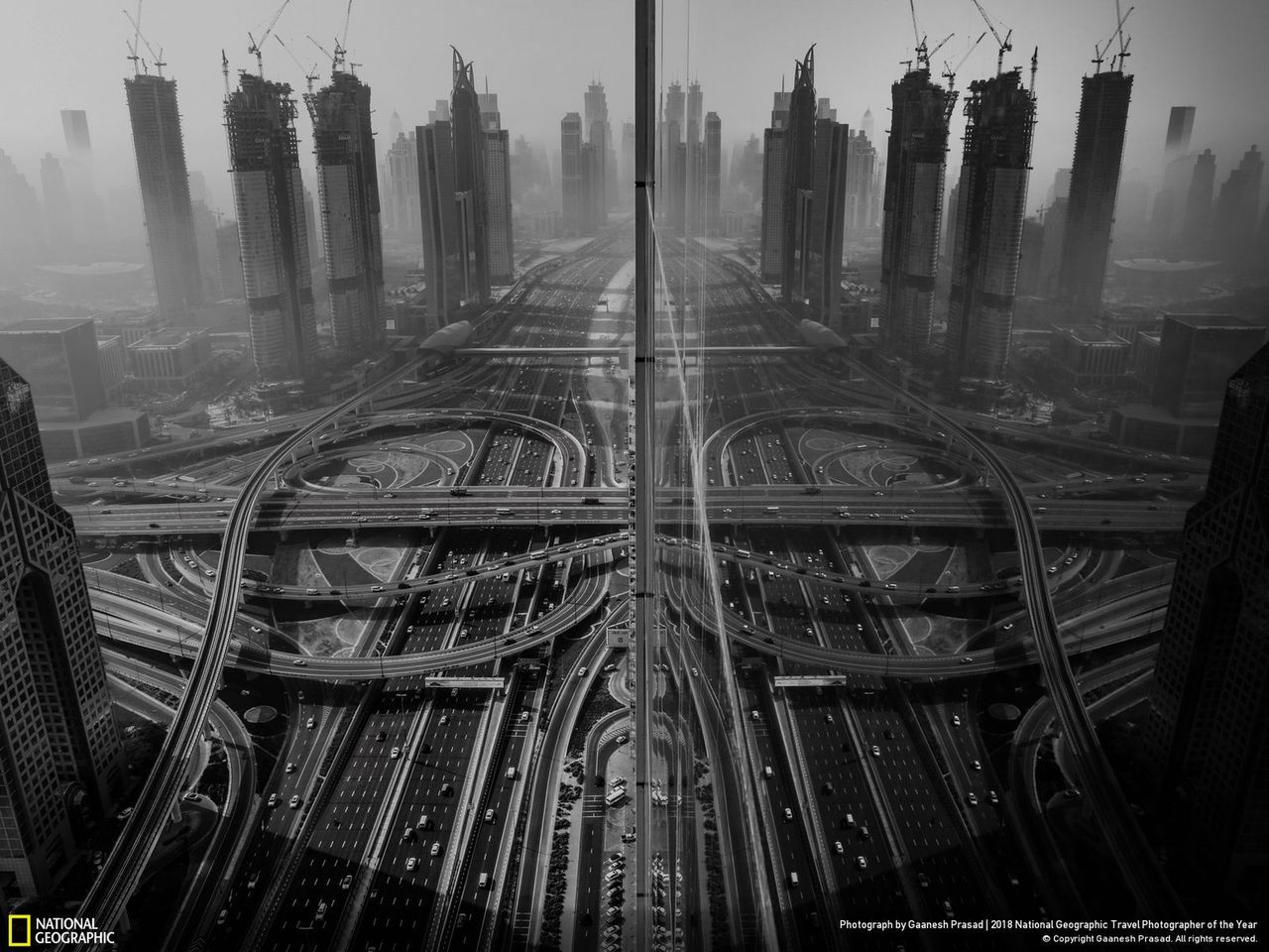Trzecim miejscem w kategorii "Miasta" nagrodzono Gaanesh Prasad za zdjęcie "Odbicie" wykonane w Dubaju.