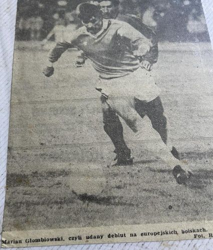 Sezon 1988-89 Lecha Poznań w Pucharze Zdobywców Pucharów. Lech wyeliminował Flamurtari Wlora z Albanii (1:0 i 3:2), a w II rundzie odpadł z Barceloną po rzutach karnych (4:5)