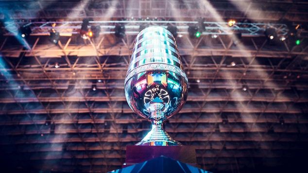 Tradycyjne trofeum turniejów ESL One