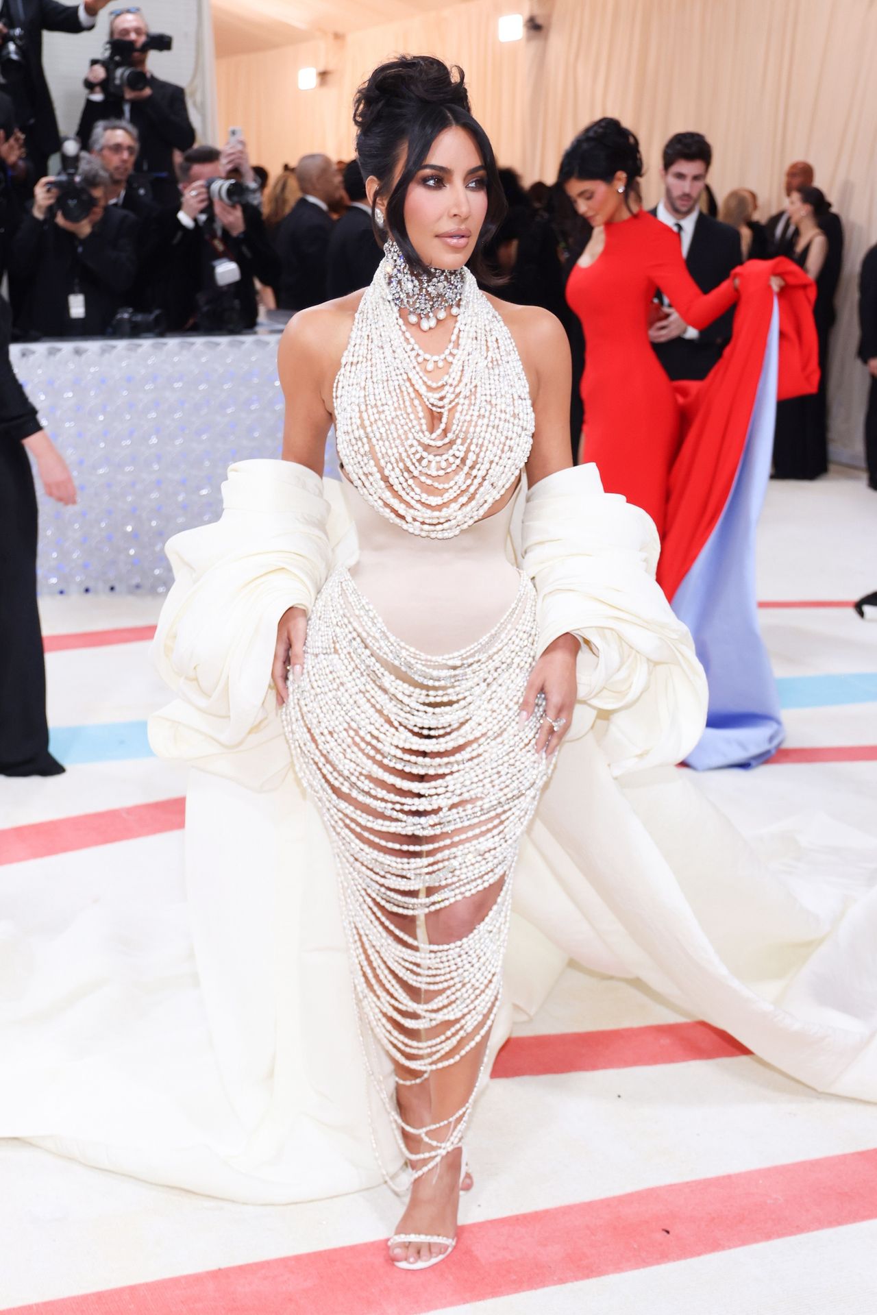  Kim Kardashian w kreacji z pereł