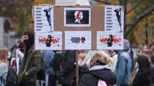 Protesty w Warszawie. Pod Sejmem rozpoczął się kolejny protest