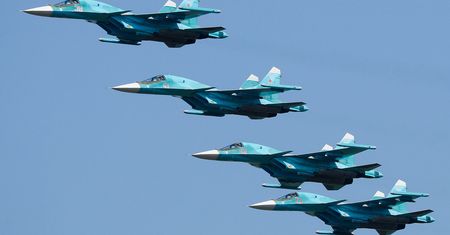 Su-34 nadleciały z Białorusi. Rosja zaatakowała lotnisko