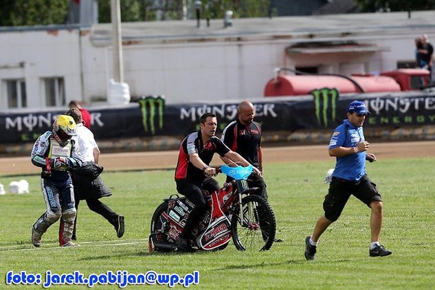 Phil Morris (na motocyklu) w przeszłości sam jeździł na żużlu