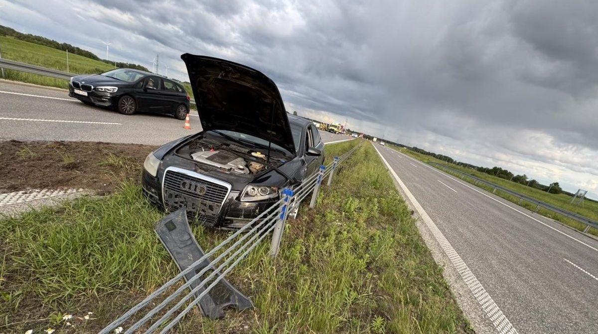 Ford zderzył się z audi na drodze ekspresowej S61.