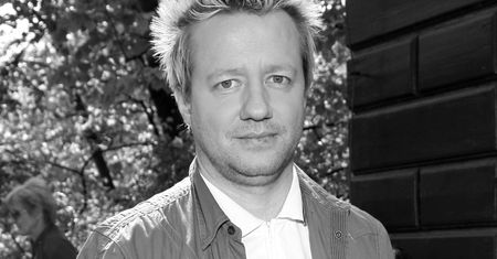 Jego śmierć wzięto za makabryczny żart. Zmarł nagle