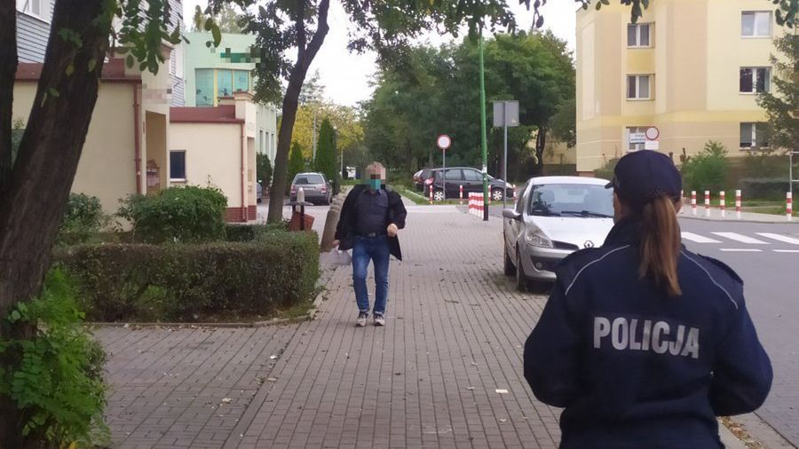 Koronawirus w Polsce. Oszuści nie próżnują. Próbują wykorzystać ufność osób starszych