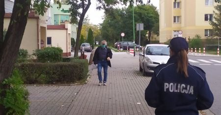 Koronawirus w Polsce. Oszuści nie próżnują. Próbują wykorzystać ufność osób starszych