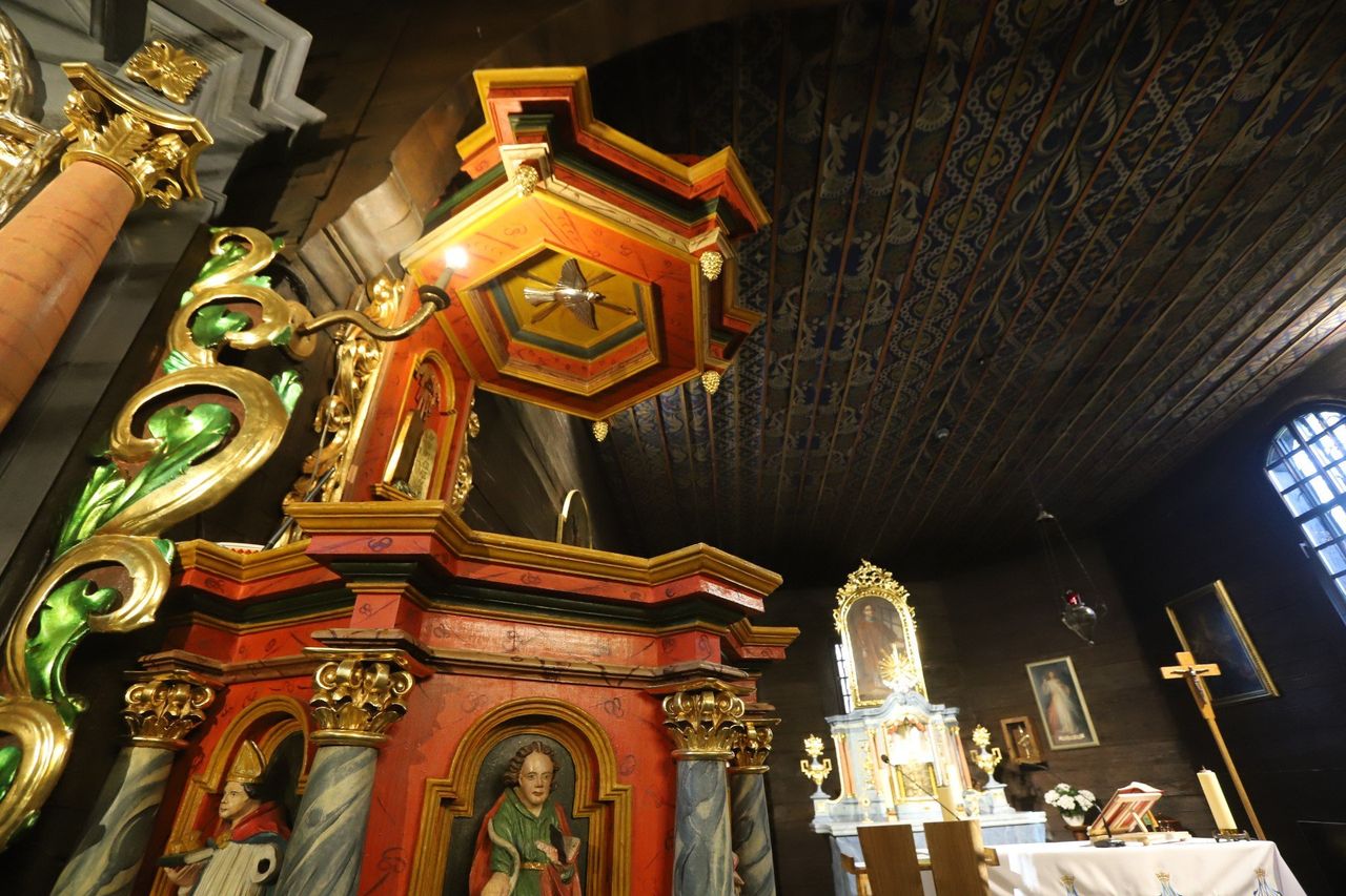 Katowice: Nowi proboszczowie w archidiecezji. Księża odebrali dekrety