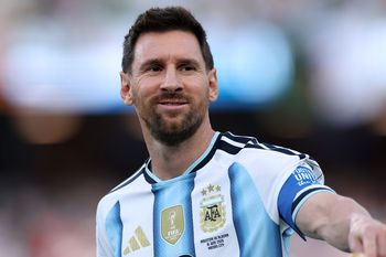 W 9 minucie mógł przejść do historii. Messi podszedł do rzutu karnego. Totalna klapa słynnego Argentyńczyka