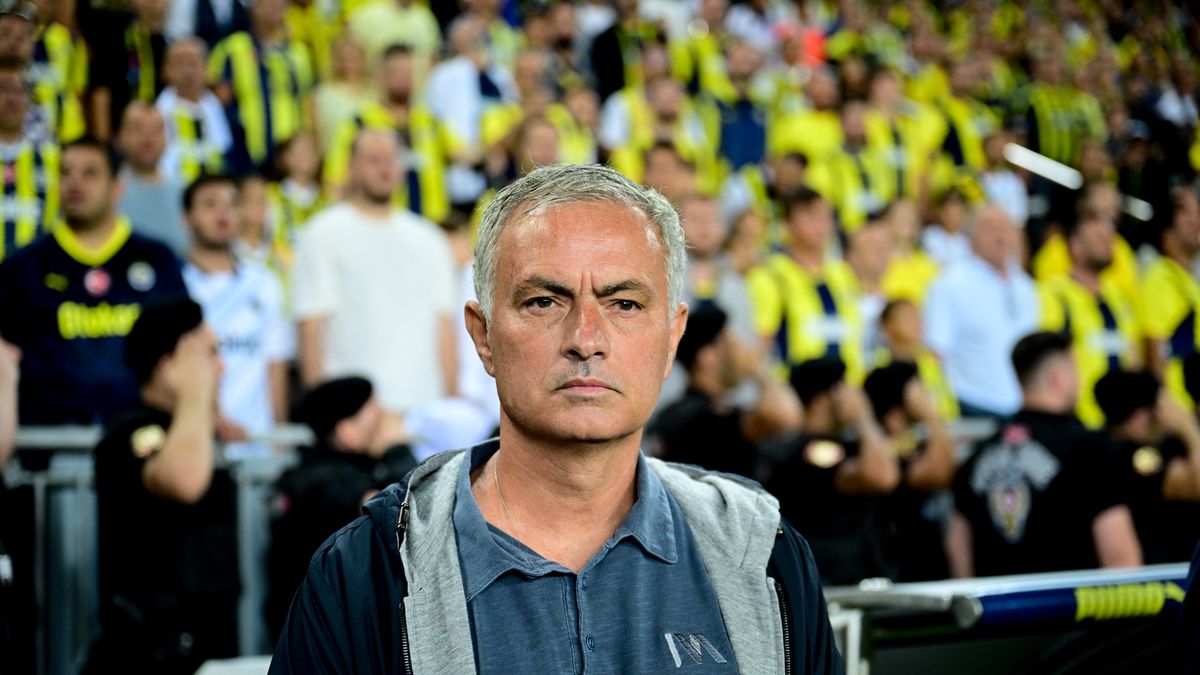 Getty Images / Abdulhamid Hosbas /Anadolu  / Jose Mourinho