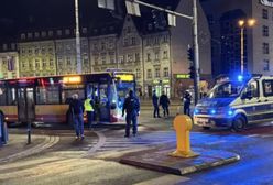 Dramat we Wrocławiu. Nocny autobus MPK potrącił policjanta