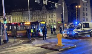 Dramat we Wrocławiu. Nocny autobus MPK potrącił policjanta