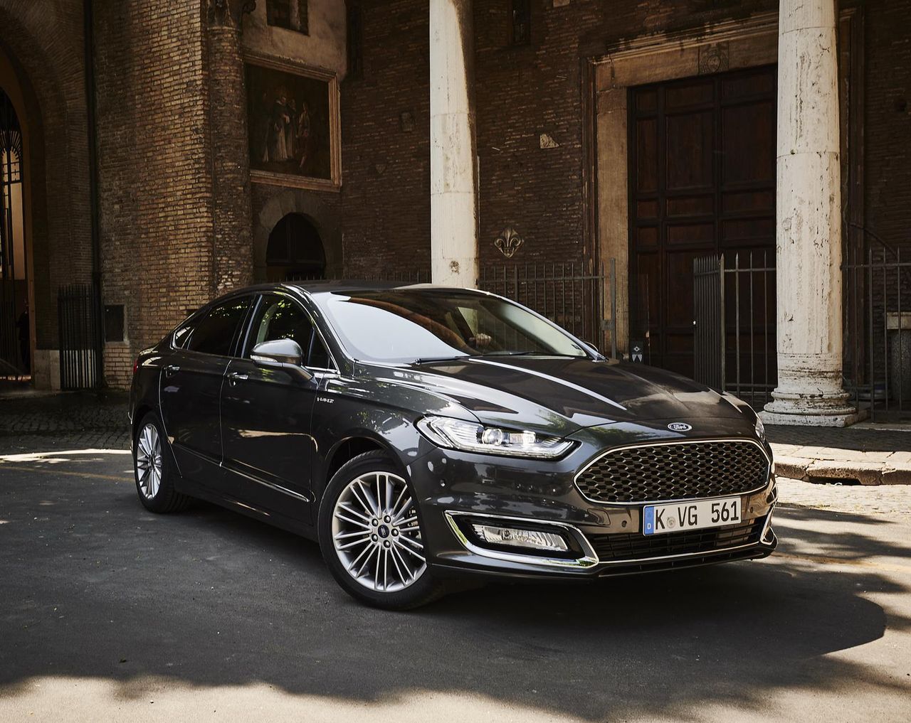 Ford Mondeo Vignale na nowych zdjęciach [galeria zdjęć]