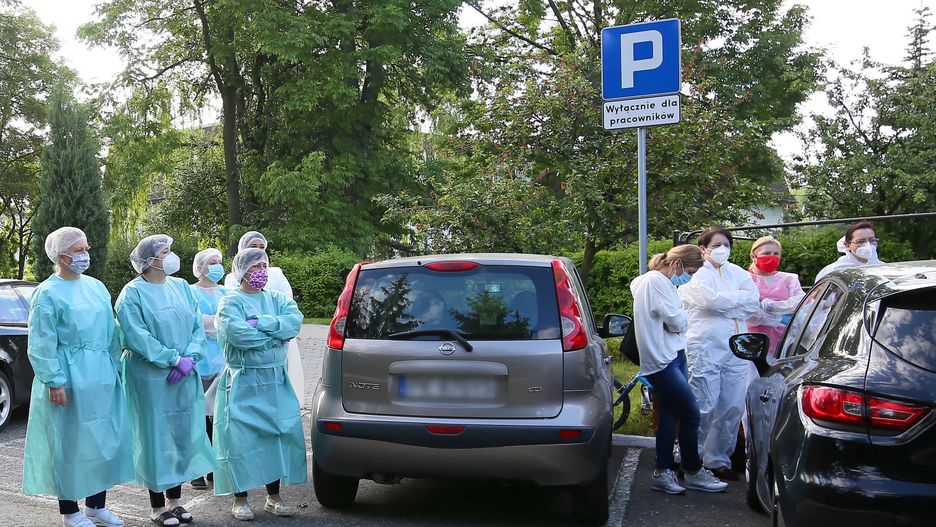 Protest przed Domem Opieki Społecznej w Kaliszu