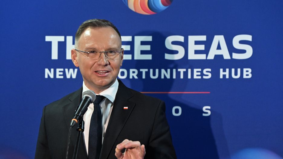 Davos, Szwajcaria, 16.01.2024. Prezydent RP Andrzej Duda podczas spotkania z mediami w trakcie Światowego Forum Ekonomicznego w Davos, 16 bm. (amb) PAP/Radek Pietruszka