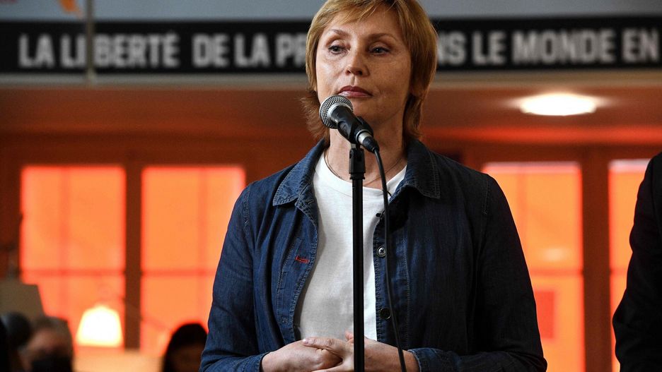 TemporaryRussian journalist Zhanna Agalakova addresses to media during a press conference at the Reporters Sans Frontieres (RSF) headquarters in Paris on March 22, 2022. - Zhanna Agalakova, until her resignation this month a journalist with Russia's state-controlled Channel One broadcaster, said on March 22, 2022 she quit in protest at the war being waged by Russia in Ukraine. (Photo by Christophe ARCHAMBAULT / AFP)CHRISTOPHE ARCHAMBAULT