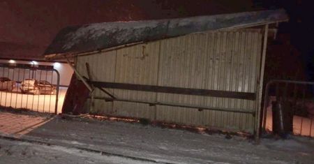Mazowieckie. Pijany kierowca przywiązał sanki do samochodu