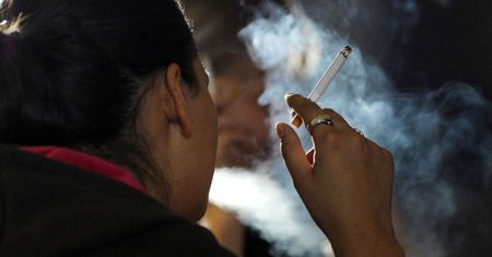 Kodeks pracy do zmiany. Palacze odpracują przerwę na dymka