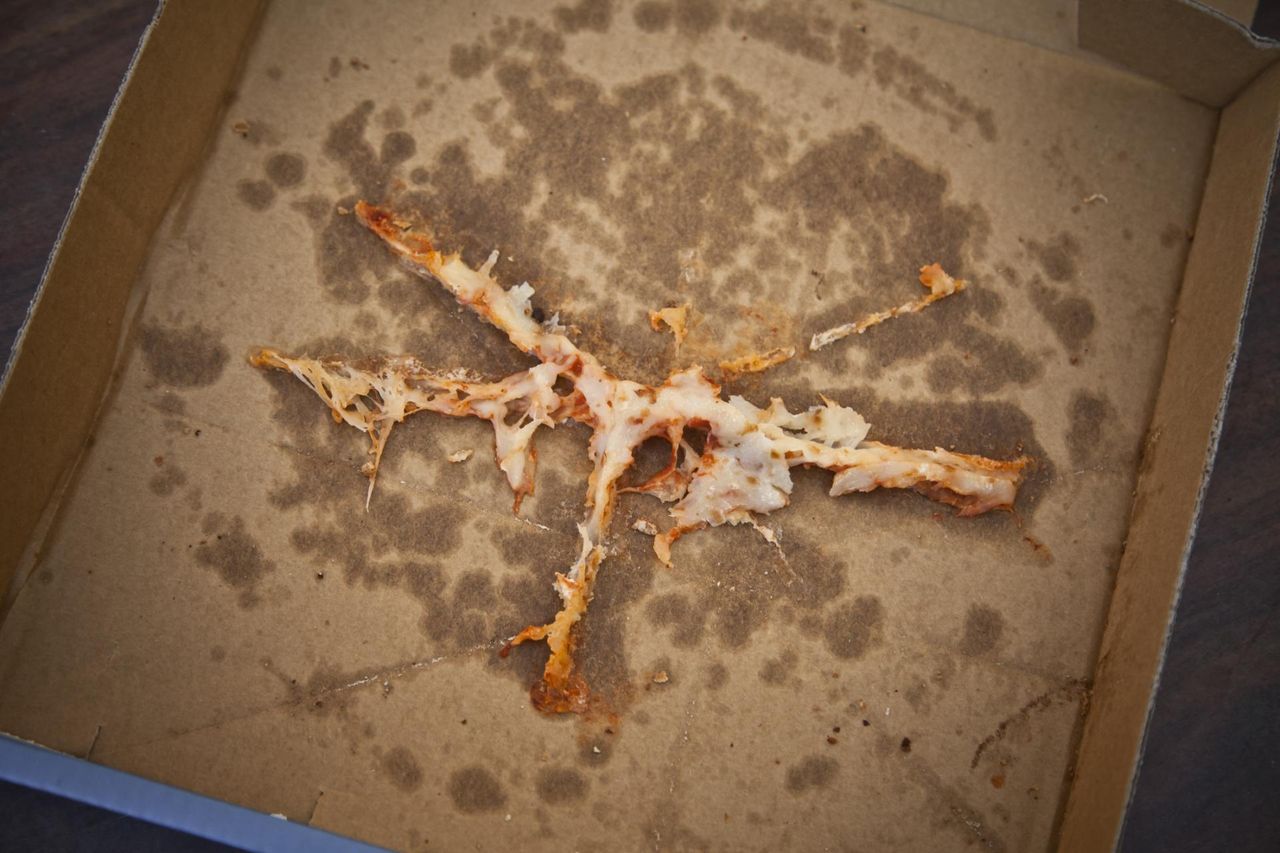 Są w kosmetykach i pudełkach na pizzę. KE: Stwarza niedopuszczalne ryzyko dla zdrowia ludzi