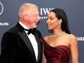 Dzielą ich 23 lata różnicy wieku. Żona legendy oczarowała na czerwonym dywanie