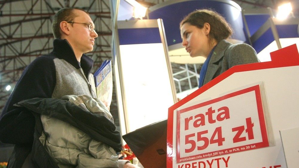 Polacy mają coraz większą zdolność kredytową, ale w przyszłość rosnąć mogą też raty.