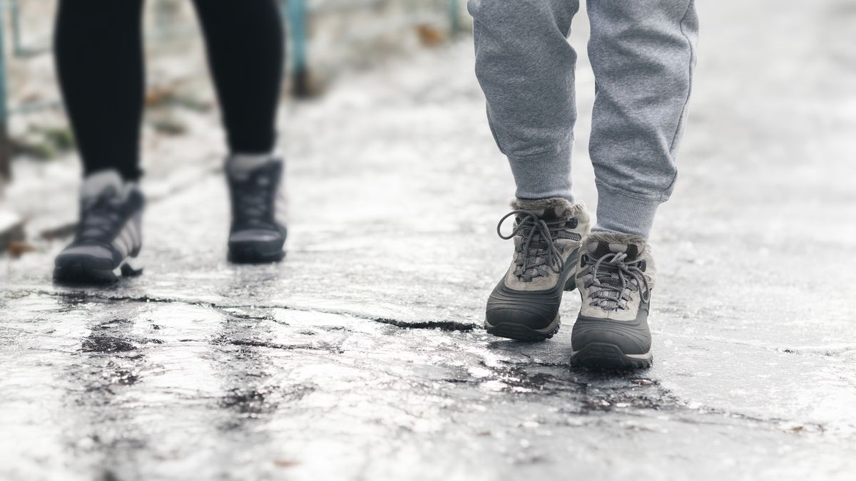 Alert RCB. Są ostrzeżenia przed gołoledzią 