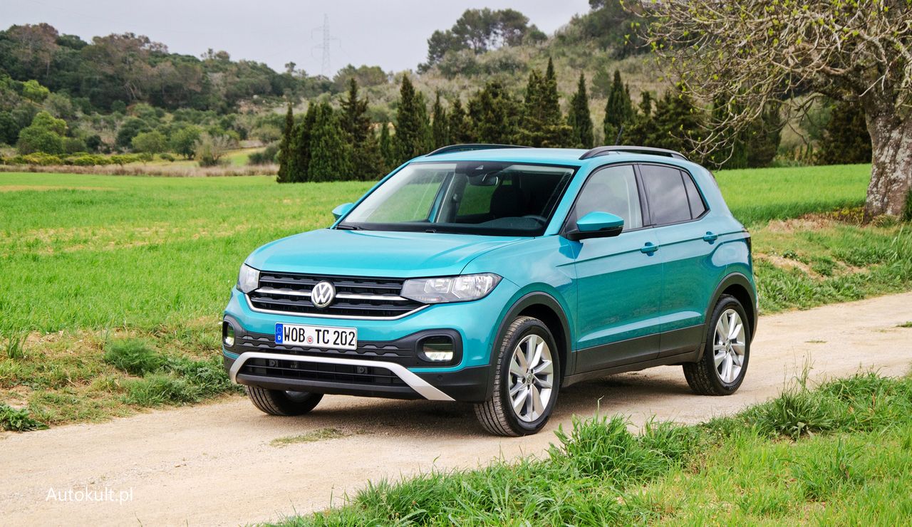 Volkswagen T-Cross ma dość nietypowy wygląd jak na miejskiego crossovera. Jest jak mniejszy Tiguan.