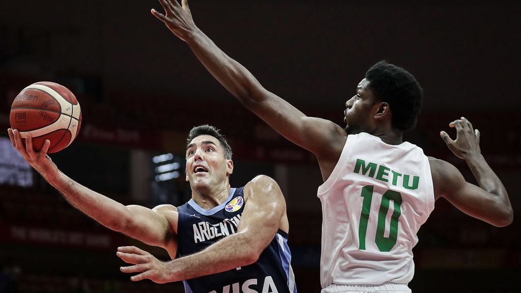 Getty Images / Na zdjęciu: Luis Scola (L)