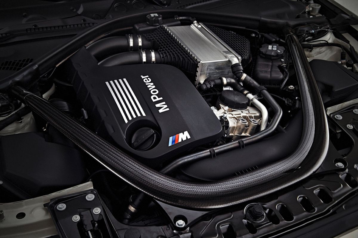 Ogromna galeria zdjęć z kabrioletem BMW M4 250