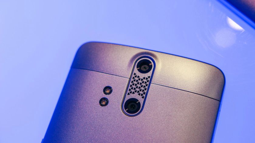 ZTE Axon oficjalnie zaprezentowany. Jest czego zazdrościć Amerykanom 13